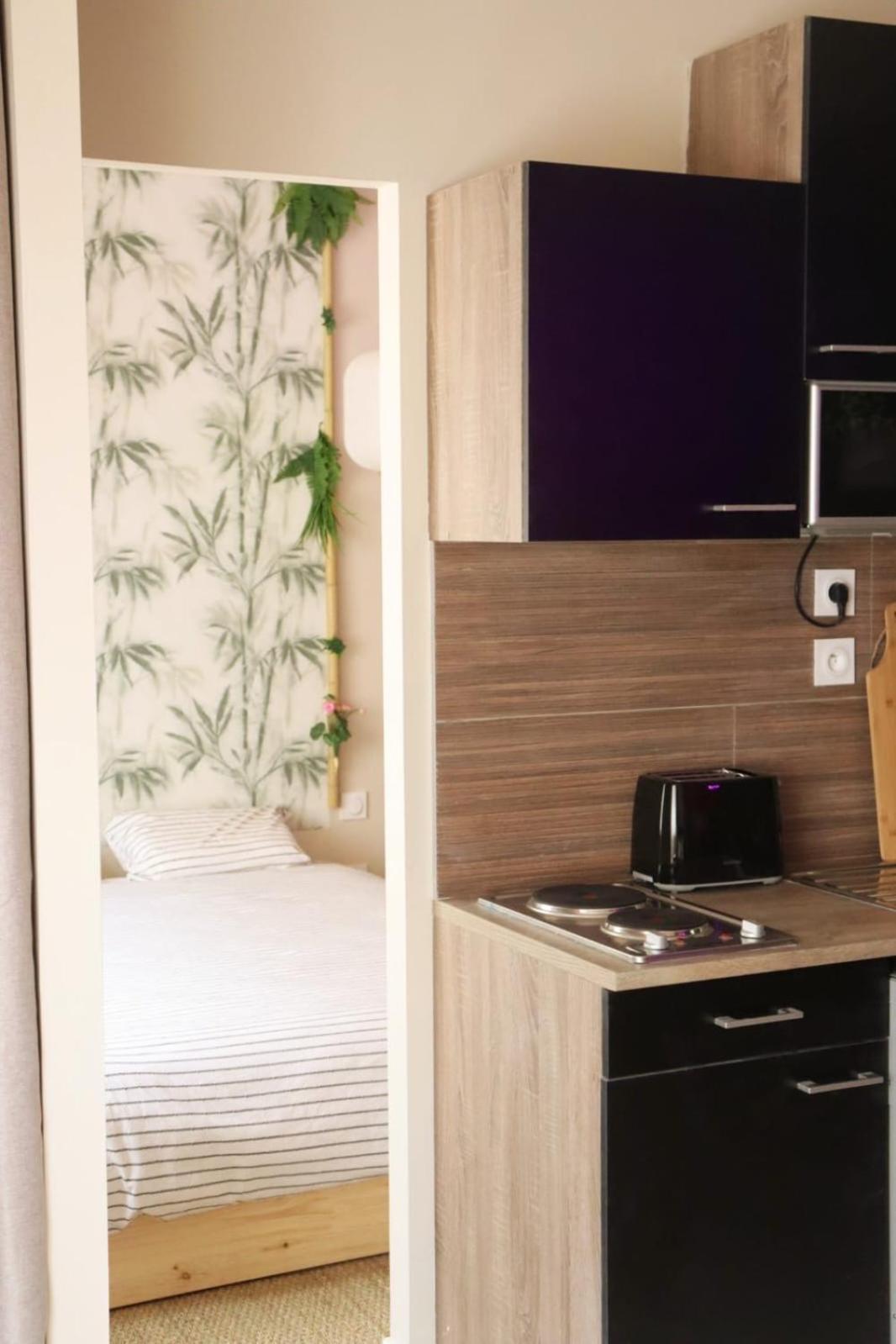 Loveroom Japon Avec Balneotherapie Тулон Екстериор снимка