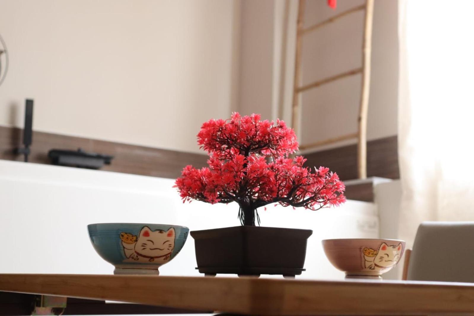 Loveroom Japon Avec Balneotherapie Тулон Екстериор снимка